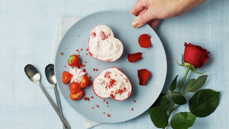 Kærlig isdessert